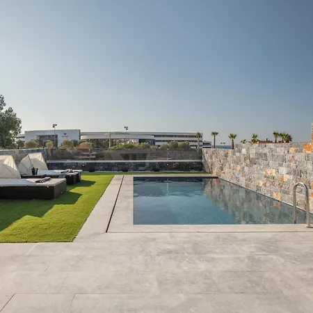 Lithos Luxury הרסוניסוס