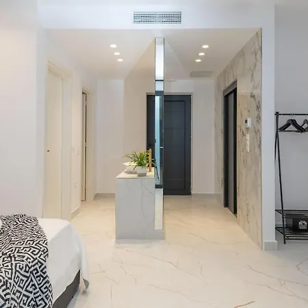 Lithos Luxury וילה הרסוניסוס