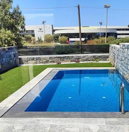 Lithos Luxury הרסוניסוס