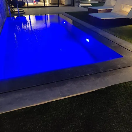וילה Lithos Luxury